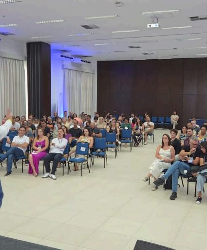 Turma em treinamento presencial